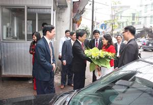 PGS, TS Nguyễn Thị Kim Tiến Thứ trưởng Bộ Y Tế thăm Viện Pháp Y