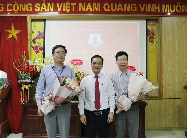 Chào mừng 66 năm ngày Thấy thuốc Việt Nam 27-2 và Công bố các quyết định khen thưởng