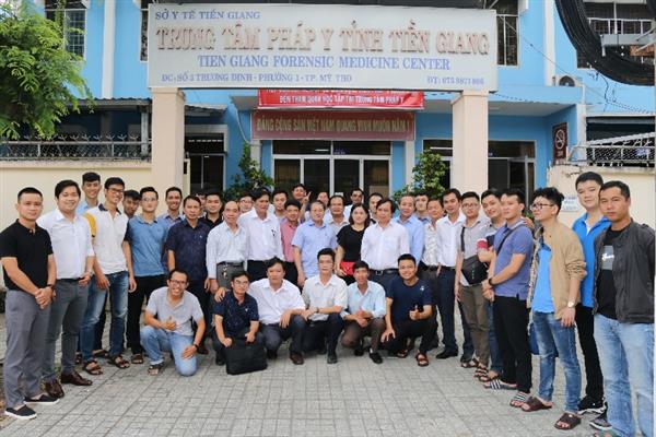 Lớp Đào tạo nghiệp vụ Pháp y khóa 29 đi thực tế tại TTPY Tiền Giang