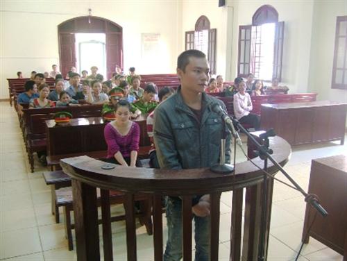 Hiếp dâm em họ dẫn tới... sinh con