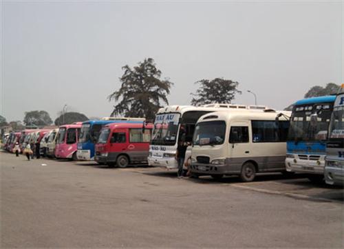 Vé xe khách tăng giá 30%, máy bay tàu hỏa ra sức tăng tải