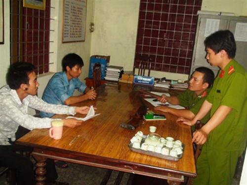 Quảng Bình: Mang súng, kiếm, côn nhị khúc... đi chơi đêm