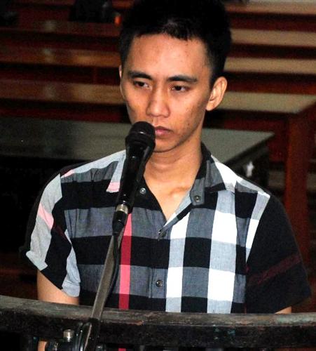 Đâm chết đồng nghiệp vì bị bảo 
