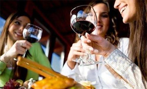 Rượu phá hỏng cả cấu trúc não bộ