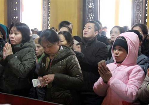 Muôn chiêu móc túi dịp Tết