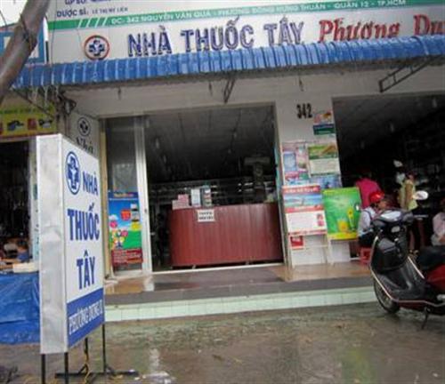 Cướp SH giữa trưa trước tiệm thuốc ở TP HCM
