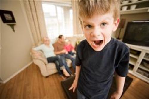 7 dấu hiệu con bạn bị tăng động giảm chú ý