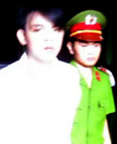Nỗi đau của người cha có con mang án giết ngườ