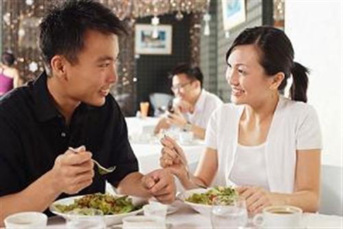 5 bệnh dễ mắc nếu ăn tối không đúng các