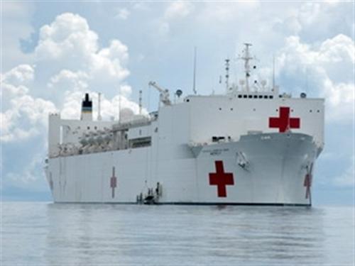 Tàu bệnh viện USNS Mercy của Mỹ cập cảng Cửa Lò