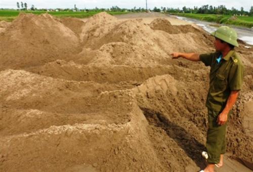 Phát hiện xác chết lõa thể đang phân hủy cạnh công trường