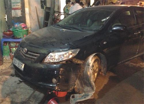 Một phụ nữ lái xế hộp gây tai nạn liên hoàn