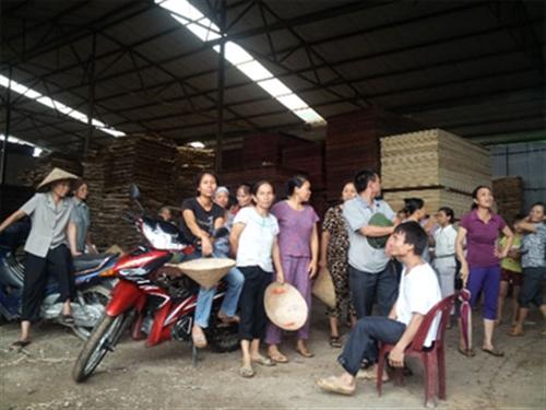 “Đùa” với sinh kế của dân
