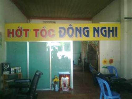 Bắt quả tang nhân viên cắt tóc kích dục cho khách