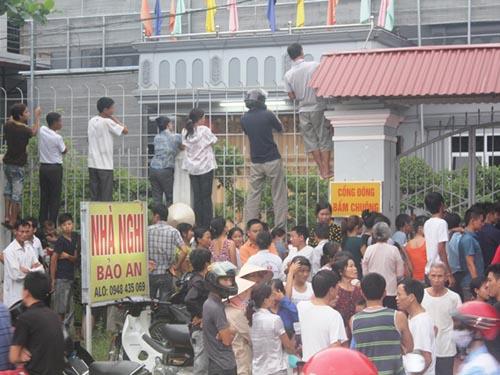 Đôi nam nữ lõa thể gục chết trong nhà nghỉ