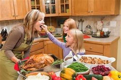 Giữ gìn sức khỏe và đảm bảo an toàn trong kỳ nghỉ lễ 