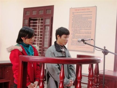 Đóng giả cán bộ, lừa người bán sang Trung Quốc