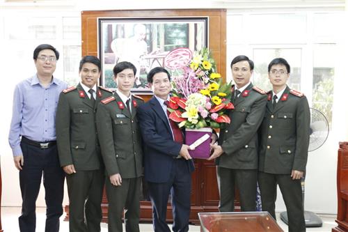 Các cơ quan đoàn thể tới thăm và chúc mừng Viện Pháp y quốc gia nhân ngày thầy thuốc Việt Nam 27-2