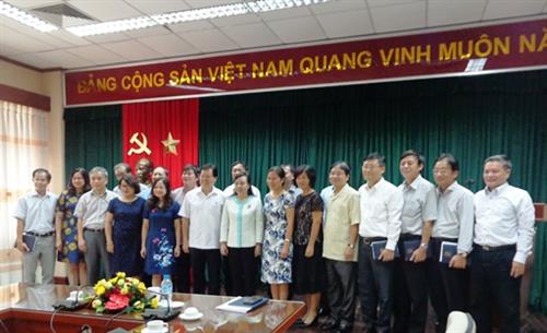 Bộ trưởng Bộ Y tế tiếp các đại sứ Việt Nam ở nước ngoài
