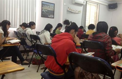 Cô dâu miền Tây 'háo hức' học làm vợ xứ Hàn