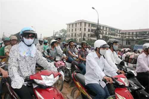 “Chưa rõ cơ sở thu phí phương tiện giờ cao điểm”