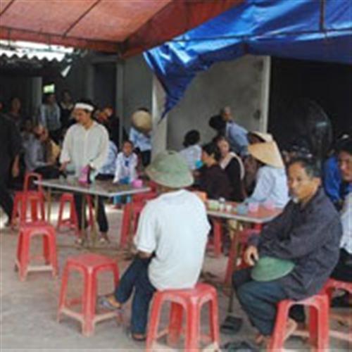 Bảo vệ mẹ, con vô tình đánh chết cha