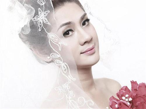Bóng tối sau những nụ cười của người chuyển giới