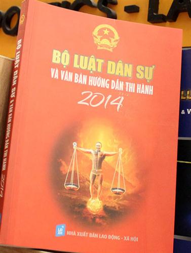 Bị in hình phản cảm trên bìa sách luật, Công Lý bức xúc lên tiếng