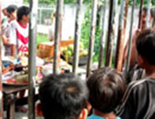 Cướp heo cúng cô hồn