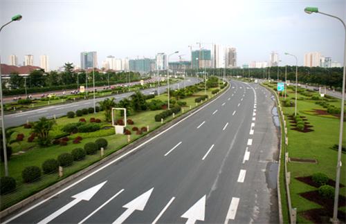 Đại lộ Thăng Long xuống cấp sau hai năm