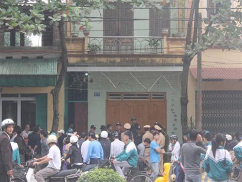 Đi ăn sáng về, bàng hoàng thấy vợ bị đâm chết