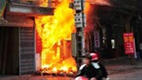 Chàng rể dọa đốt nhà bố vợ vì mâu thuẫn vợ chồng