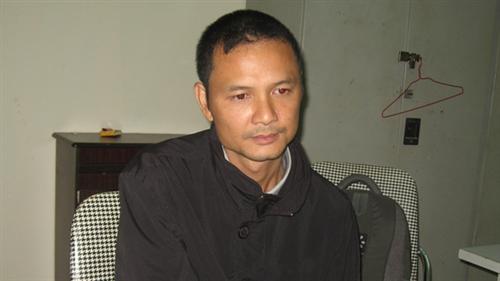 “Con nghiện” rình... bác sỹ