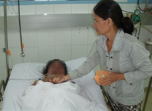 Bị điểm kém, học sinh lớp 8 uống thuốc tự vẫn