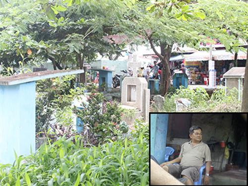 Làm tiền trên hài cốt