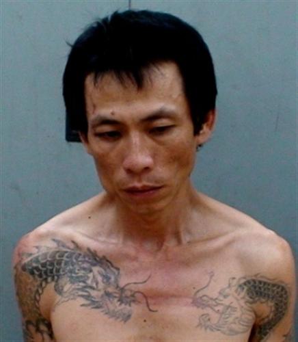 Người dân vây ráp, bắt giữ hai tên cướp giật