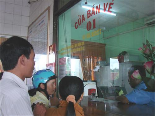 “Cháy” vé tàu trước và sau Tết Nguyên đán