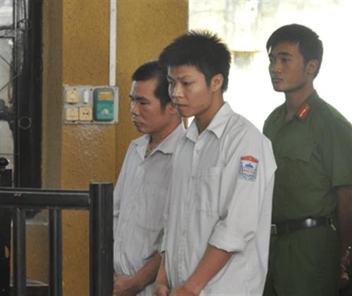 Hai bác cháu giết người giấu xác trong nhà vệ sinh lĩnh án