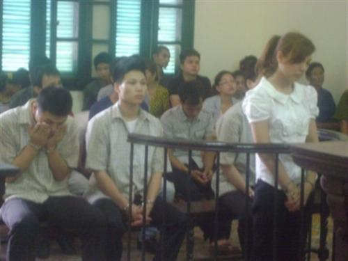 Nữ nhân viên thuê giang hồ “xử“ sếp vì mâu thuẫn ái tình?
