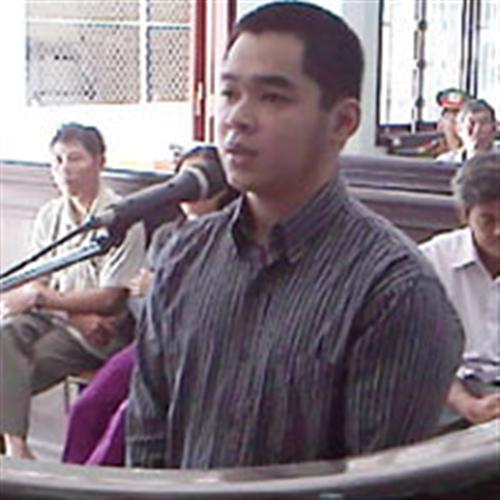 Đang bị đánh, vẫn cứ hiếp dâm
