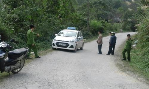 Truy đuổi lái xe taxi chở 4kg ma túy đá