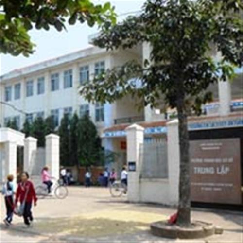 Bàng hoàng nữ sinh tự tử vì mất quỹ lớp 