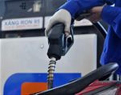 Doanh nghiệp xăng dầu tiếp tục đề nghị tăng giá