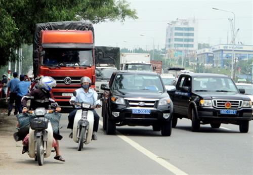 Thanh tra giao thông truy đuổi 'xe điên' 20 km