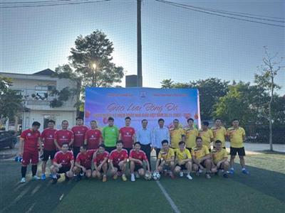 GIAO LƯU BÓNG ĐÁ CHÀO MỪNG NGÀY NHÀ GIÁO VIỆT NAM 20/11 GIỮA VIỆN PHÁP Y QUỐC GIA VÀ TRUNG TÂM PHÁP Y THÁI NGUYÊN