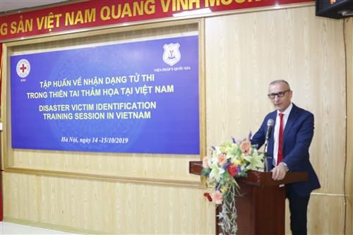 Lớp tập huấn về nhận dạng tử thi trong thiên tai thảm họa tại Việt Nam.